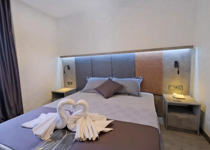The Queen Hotel