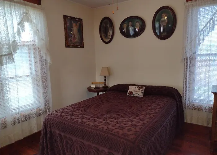 Quiet Full-Size Bed Close To Town 420 Friendly