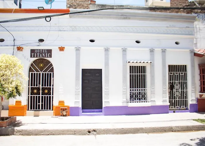 Hotel Titanic Inn Santa Marta 