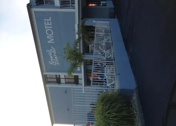 Fenwick Islander Motel
