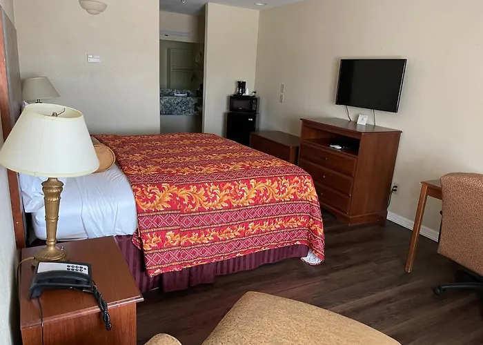 Riviera Inn And Suites