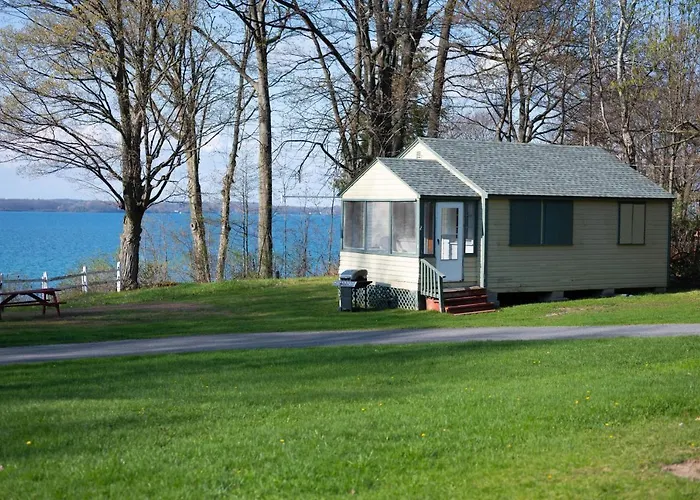 Fair Wind And Cottages