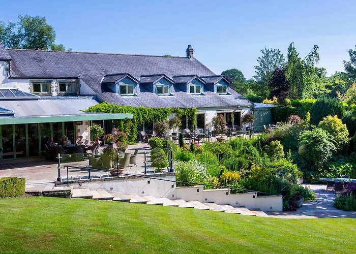 Gibbon Bridge Hotel