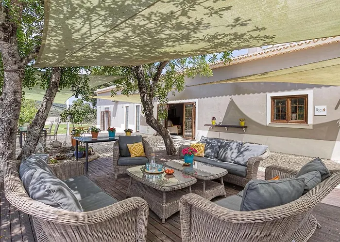 Large Lakeside Villa Near Silves - Figs On The Funcho