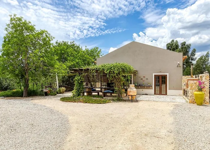 Large Lakeside Villa Near Silves - Figs On The Funcho