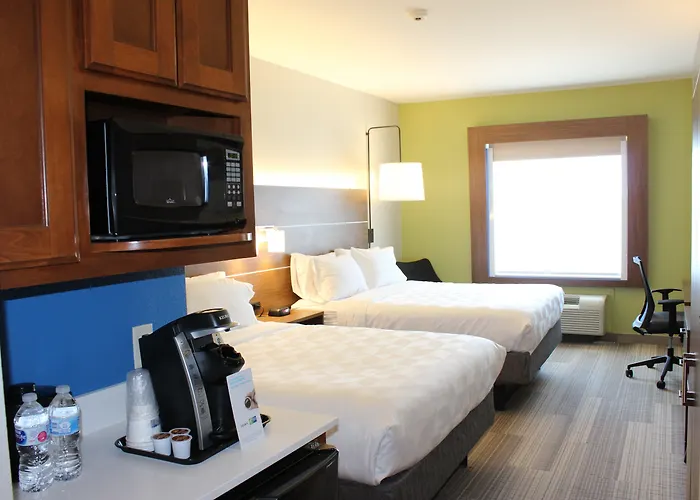 Holiday Inn Express & Suites By Ihg