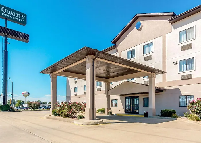 Quality Inn & Suites Near I-57