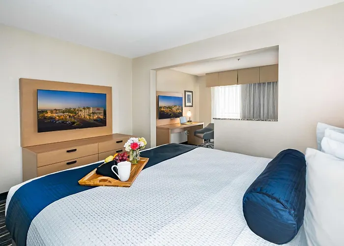 Best Western Plus Marina Gateway Hotel National City