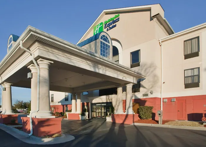 Holiday Inn Express Hotel & Suites Laurinburg By Ihg