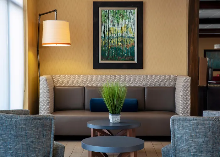 Holiday Inn Express Charleston-Civic Center By Ihg