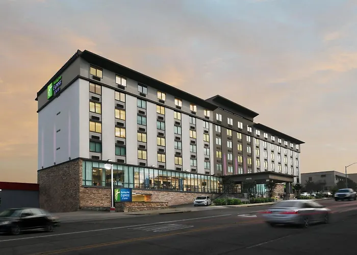 Holiday Inn Express & Suites Fort Worth Downtown By Ihg