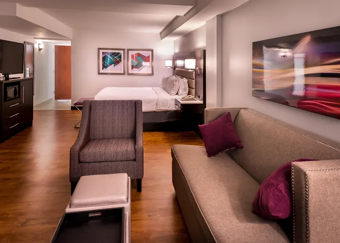 Holiday Inn And Suites Beaumont-Plaza I-10 & Walden By Ihg