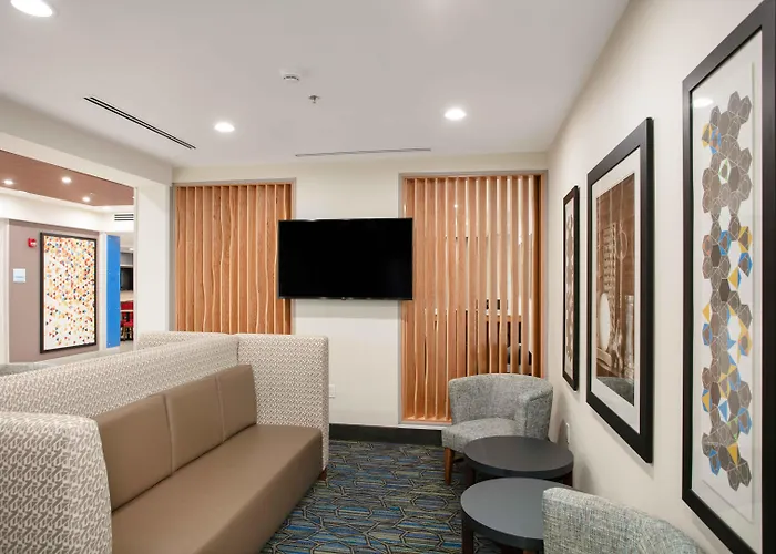 Holiday Inn Express & Suites Oakhurst-Yosemite Park Area By Ihg