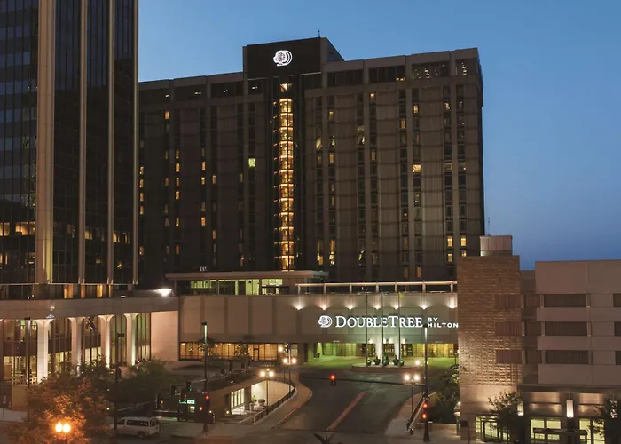 Doubletree By Hilton & Executive Meeting Center -Downtown