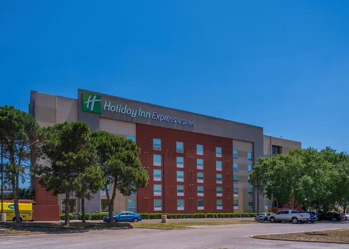 Holiday Inn Express & Suites San Antonio Medical - Six Flags By Ihg