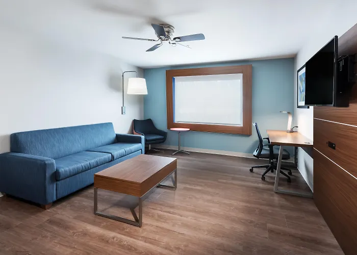 Holiday Inn Express & Suites Southwest By Ihg