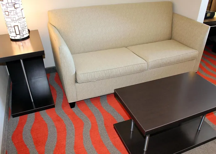 Chateau Inn & Suites