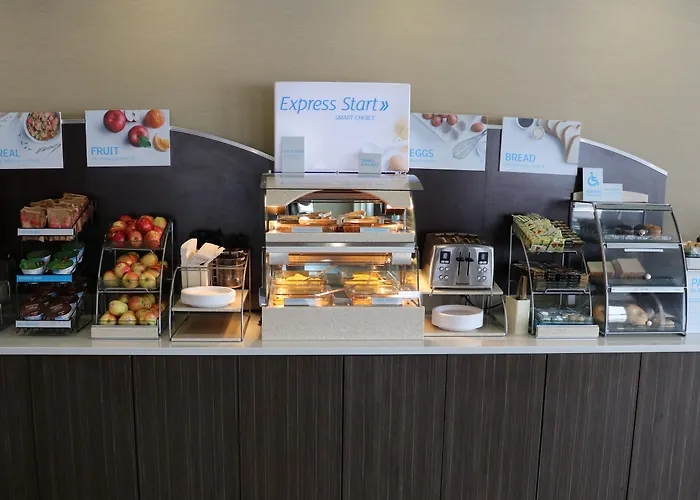 Holiday Inn Express Golden-Kicking Horse By Ihg