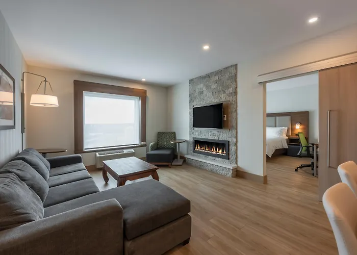 Holiday Inn Express & Suites By Ihg