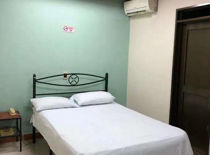 Hotel La Colina Cartago