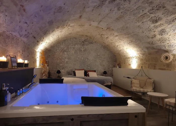Nuit Insolite Avec Spa Privatif Au "Secret"