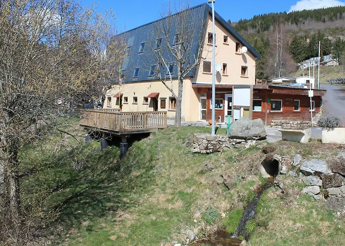Camping Hôtel Les Airelles Montagne Ardéchoise