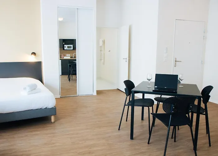 Twenty Business Flats Beziers