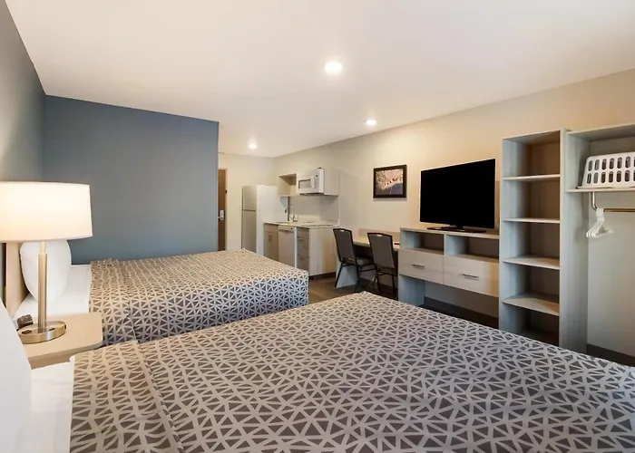 Woodspring Suites Hermitage - Airport