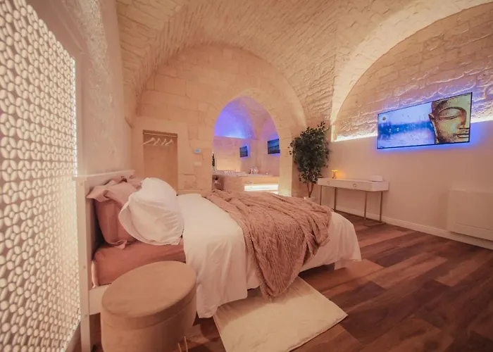 Malely Suite Romantic Luxury Suite