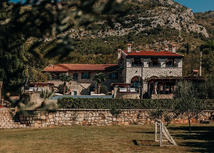 Talici Hill - Rustic Villas