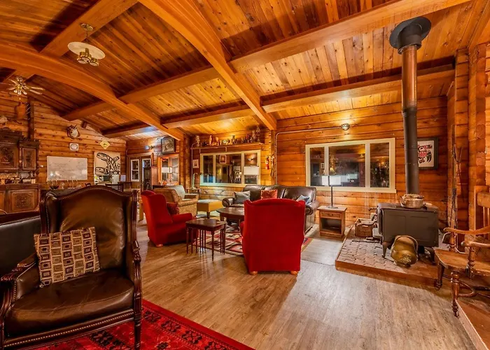 Alert Bay Lodge