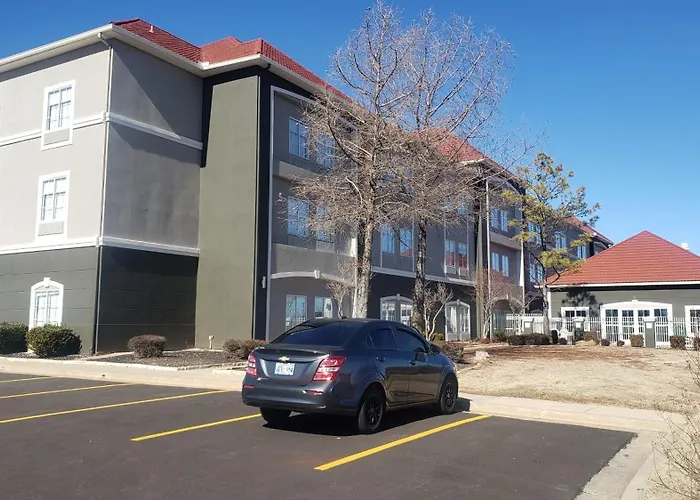 La Quinta By Wyndham Shawnee