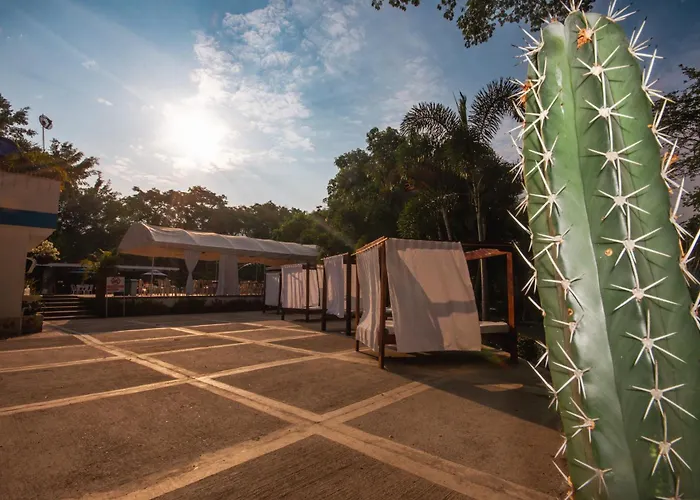 Hotel Familia Casa Blanca
