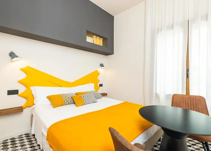 IKNOS Accommodation