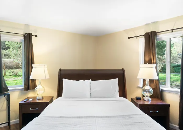 Indian Creek Lodge