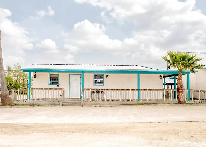 Captain'S Quarters