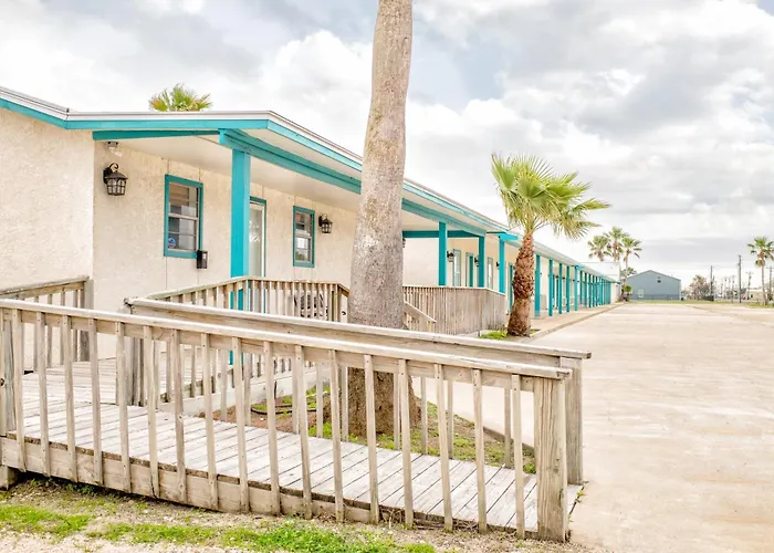 Captain'S Quarters