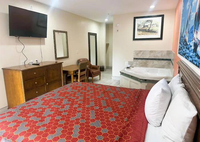 Pecan Valley Inn & Suites