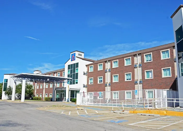 Motel 6-, Ia
