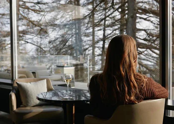 7132 Hotel Vals