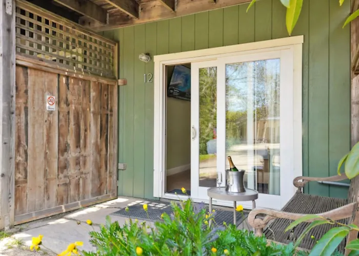 Bodega Bay Inn
