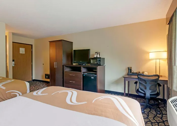 Quality Inn Oshkosh Aviation Park