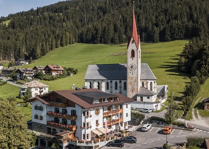 Hotel Kirchenwirt Toblach