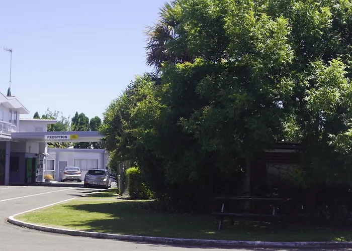 Apple Motor Inn