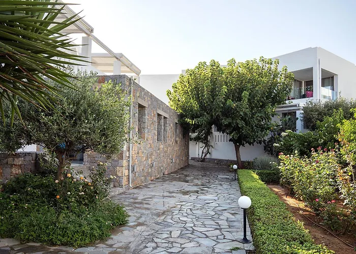 Maritimo Beach Hotel