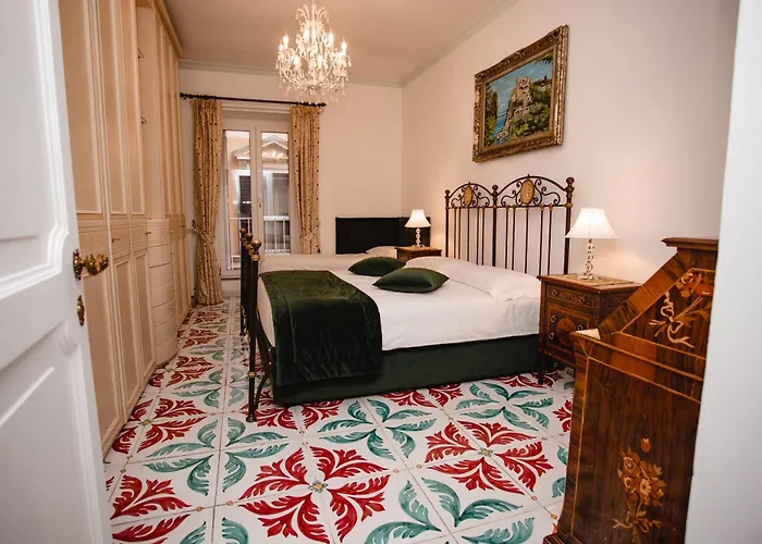 Hotel Delfini Trevi House Roma