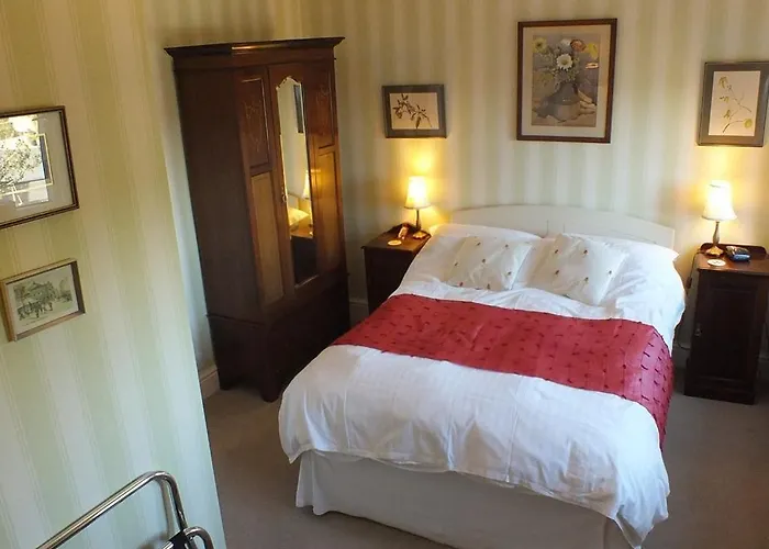 Dowfold House Bed And Breakfast