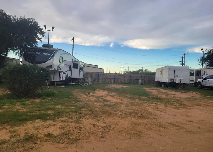 Cotulla Whitten Inn