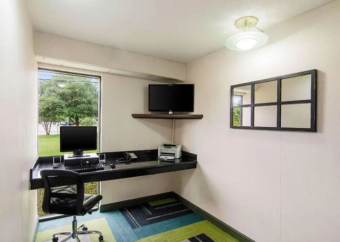 Quality Inn Near University Of Mobile