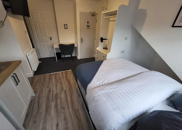 Affordable Comfort On Alfreton Road - Ideal For Savvy Travelers